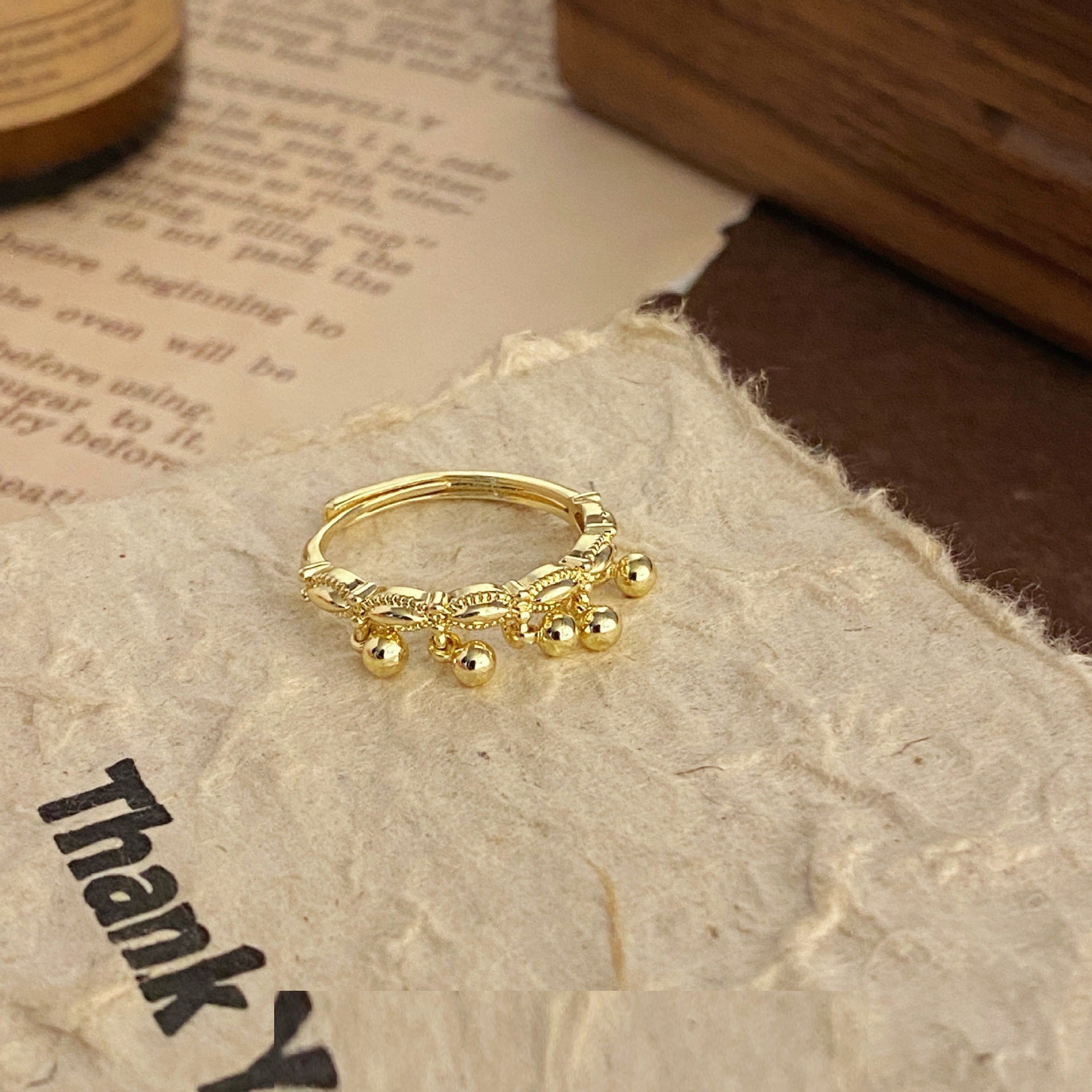 Light Luxury Exquisite Wave Gold Bead Tassel Niche Ring