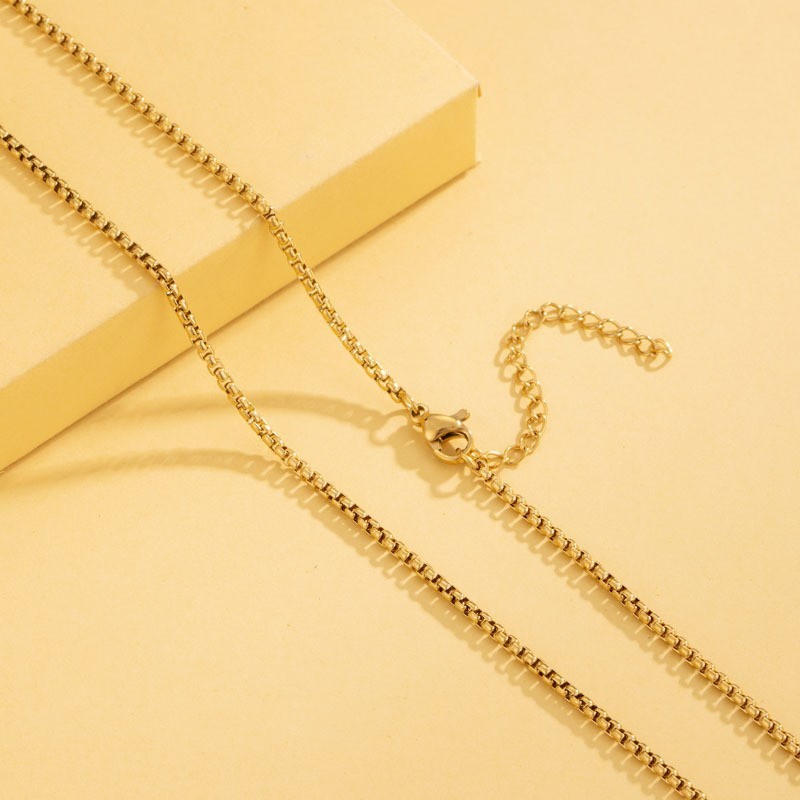 Men's And Women's Square Pearl Chain Does Not Fade